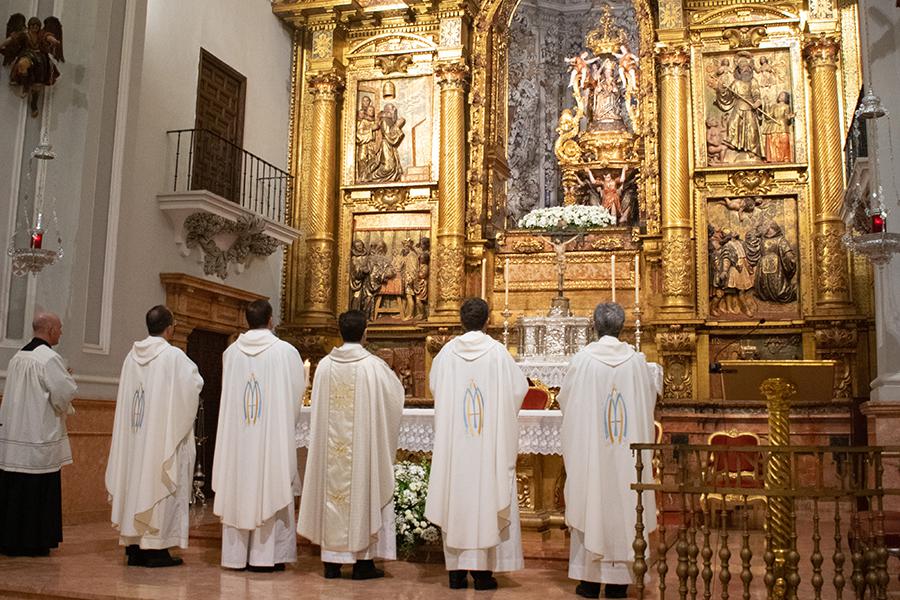 El Club Maestranza celebra su 50 aniversario a los pies de la Patrona de la diócesis