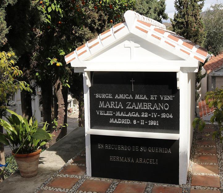 Lugar donde reposan los restos mortales de María Zambrano en el cementerio de Vélez-Málaga