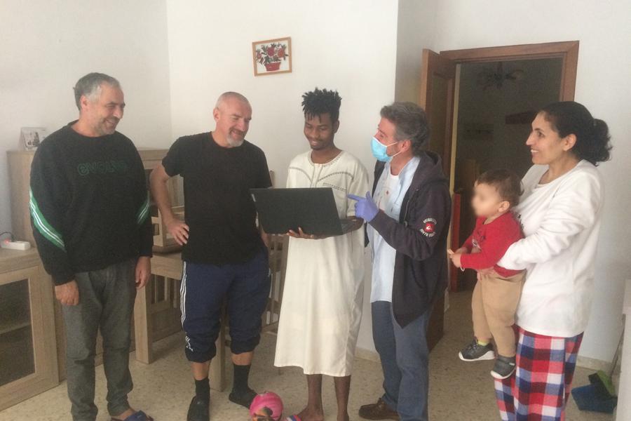 TESTIGOS DE RESURRECCIÓN: «Los migrantes nos están dando una gran lección de paciencia»