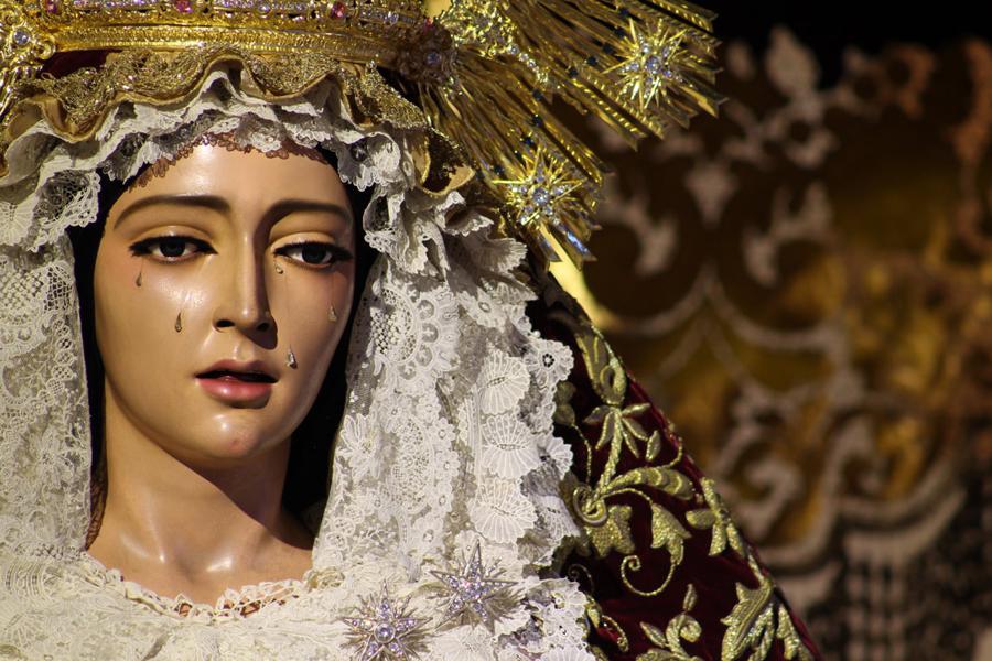 Manuel Ángel Santiago: «María nos protege con infinita bondad y cercanía maternal»