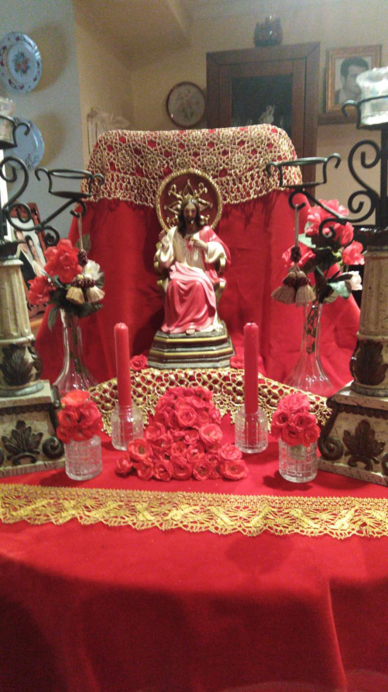 Altares en los domicilios de los vecinos de Yunquera en 2020