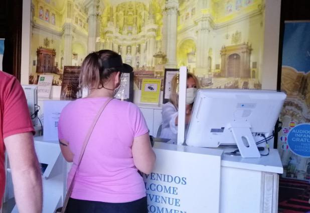 La Catedral reabre sus puertas con seguridad a los turistas