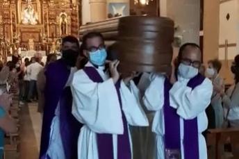 Los curas de Coín despiden a Miguelina