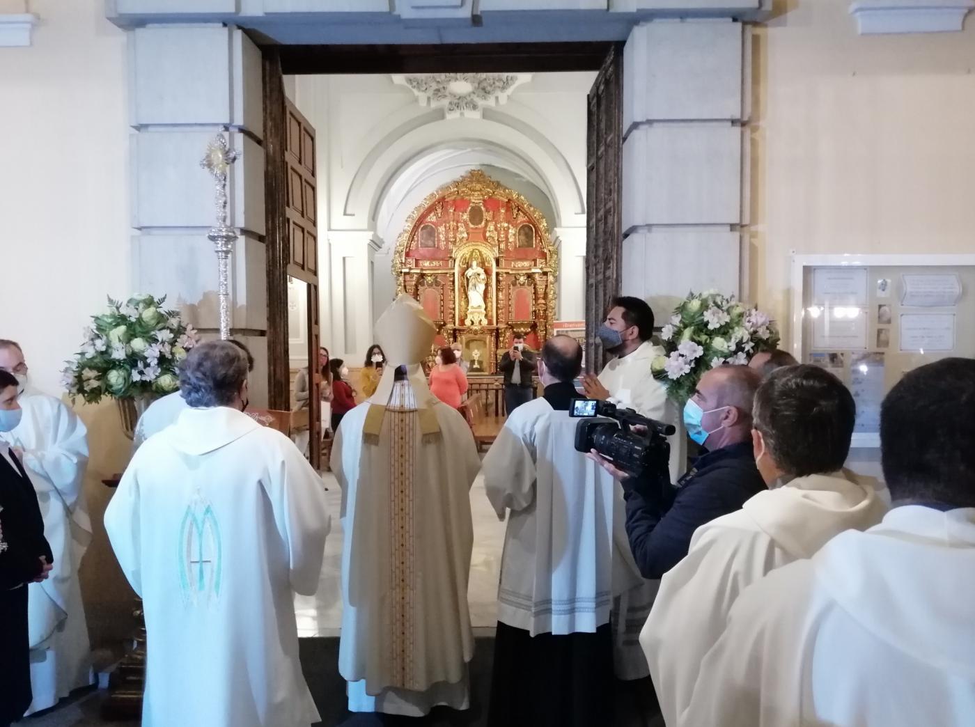 El Centenario de las Nazarenas abre la Puerta Santa