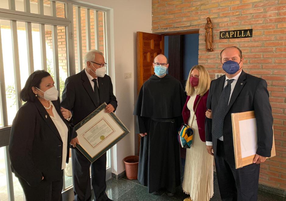 Nuevos afiliados a la orden, en la puerta de la capilla del convento de Nuestra Se?ora de Gracia de M?laga