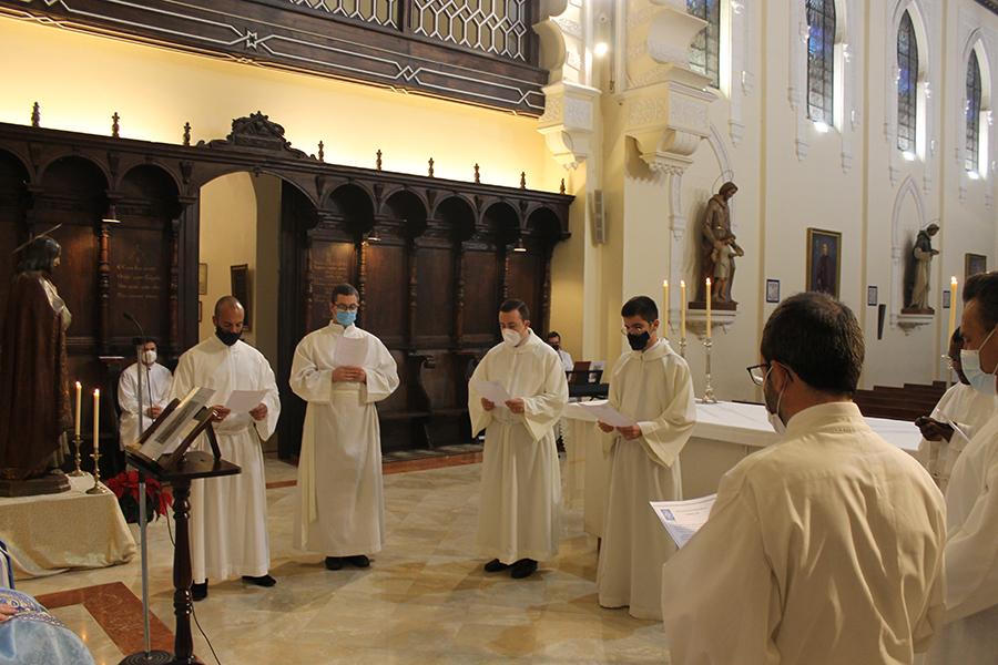Entrega de la Cruz del Seminario a los nuevos seminaristas ingresados este año