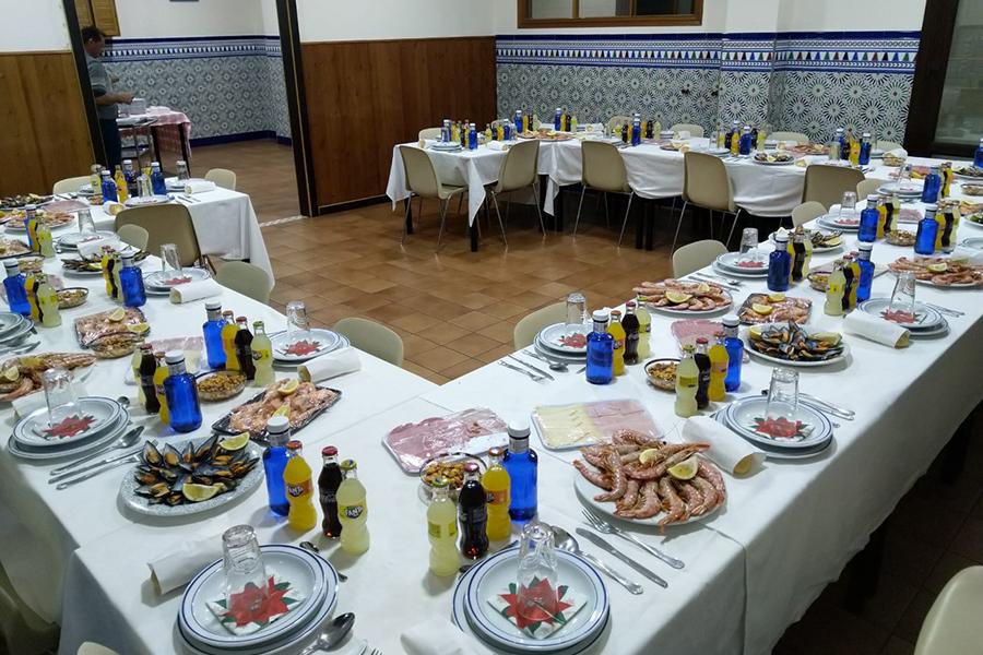 ARCHIVO. Cena de Navidad preparada en la Ciudad de los Niños