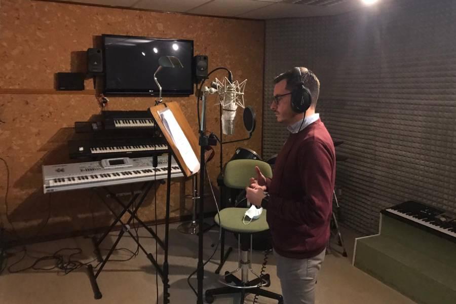 Juan Manuel Caracuel durante la grabación del CD “Cantos a San José”