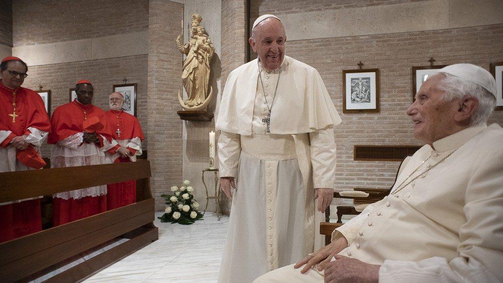 Último encuentro entre Benedicto XVI y el Papa Francisco celebrado en noviembre de 2020