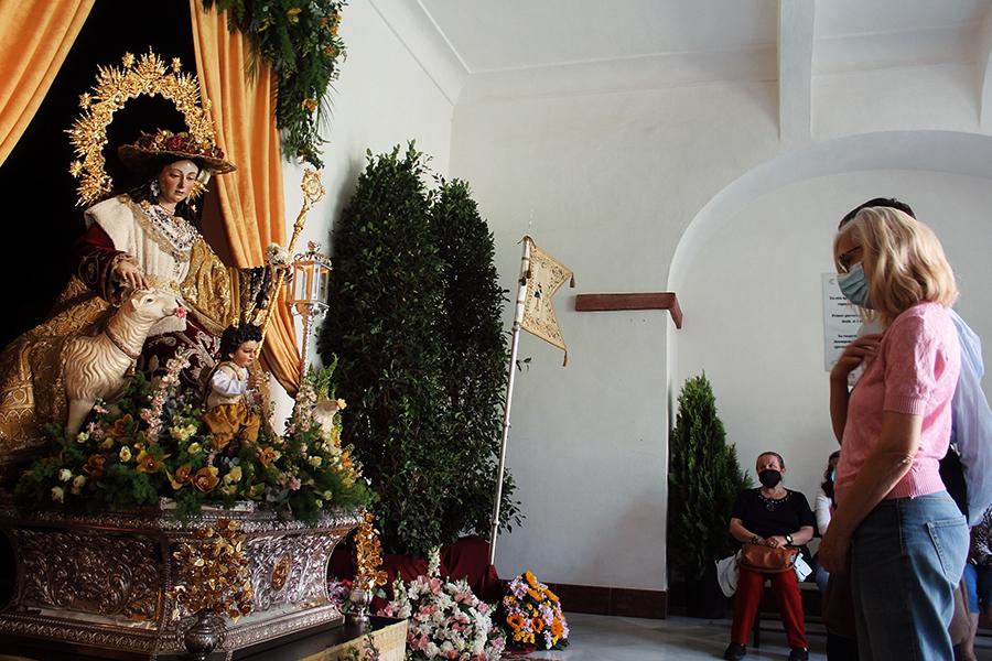 Canal Sur Televisión emite la Misa desde la parroquia de la Divina Pastora de Málaga