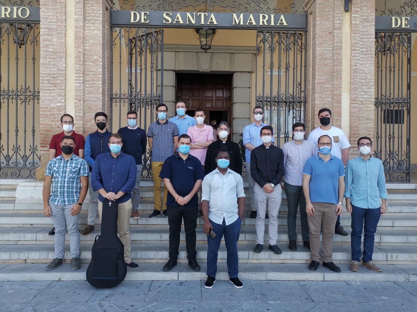 El Seminario de Málaga visita a la Patrona en el Mes de María