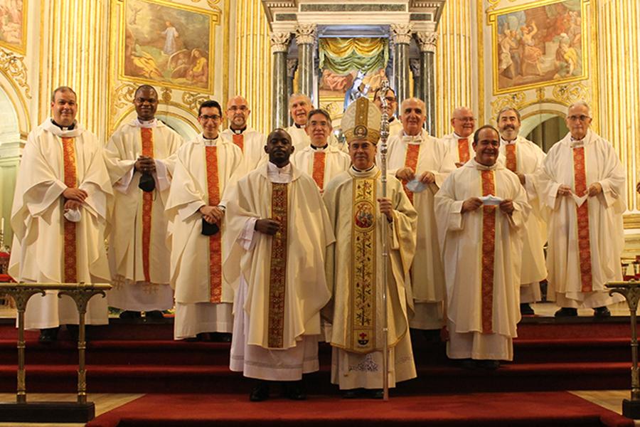 Eningo Patabobe: «La vida de fe de mi abuela fue clave en mi vocación»