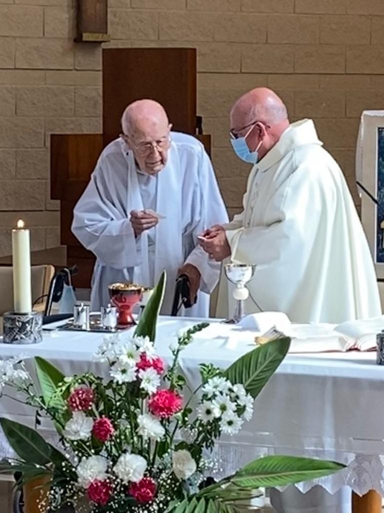 Celebración de la Eucaristía en El Buen Samaritano