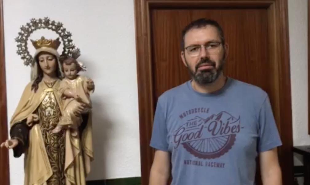 «Me enseñaron a rezar el Rosario con la mirada puesta en ella»