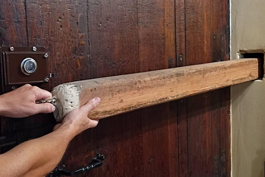 Una tranca a prueba de arietes