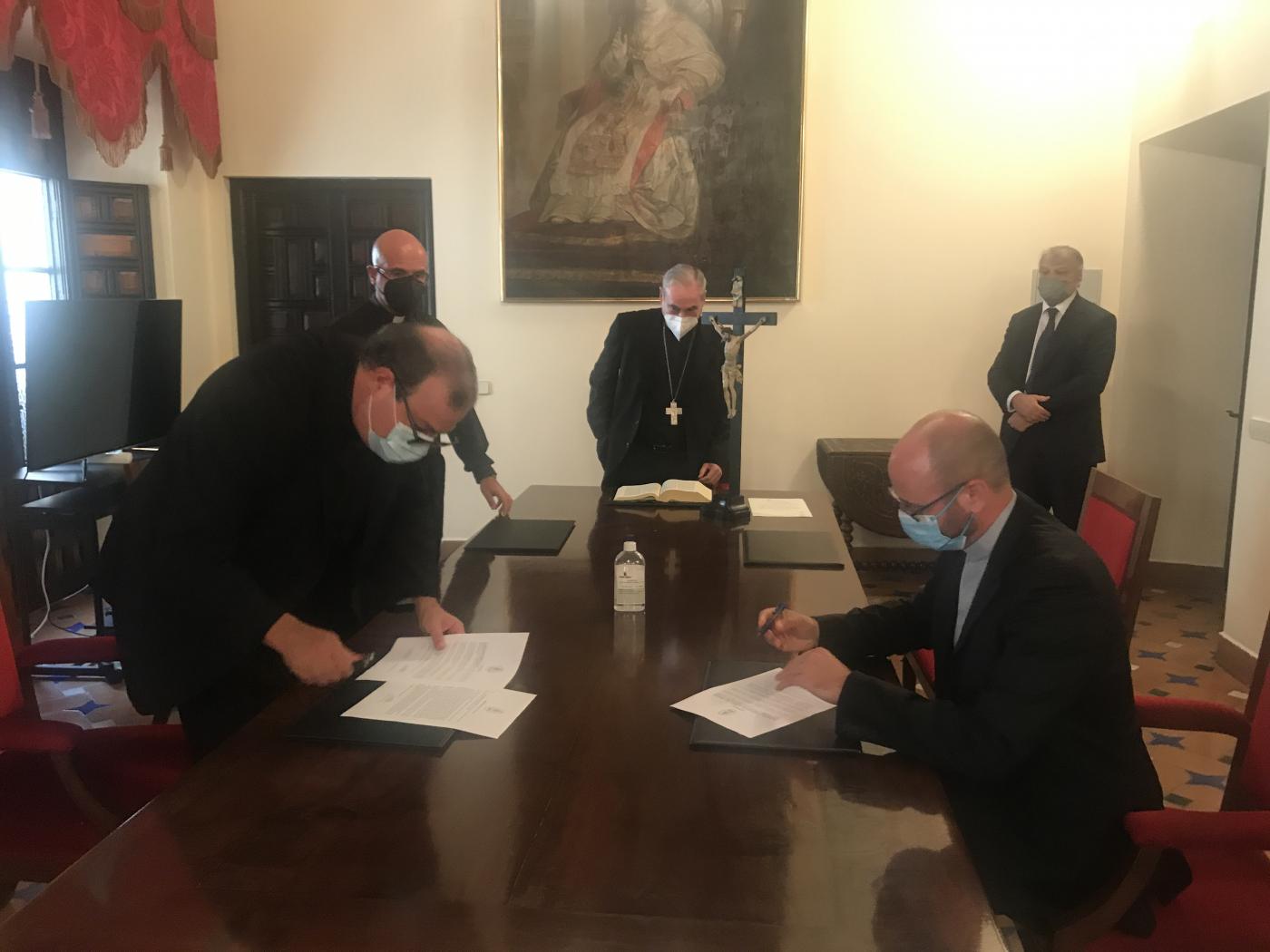 Juramento y profesión de fe de Juan Manuel Ortiz y Jesús Hurtado como rector del Seminario y delegado de Catequesis, respectivamente