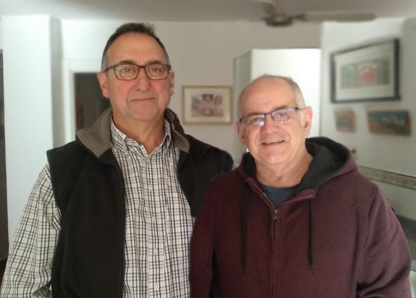 Ellos conjugan el verbo ACOGER