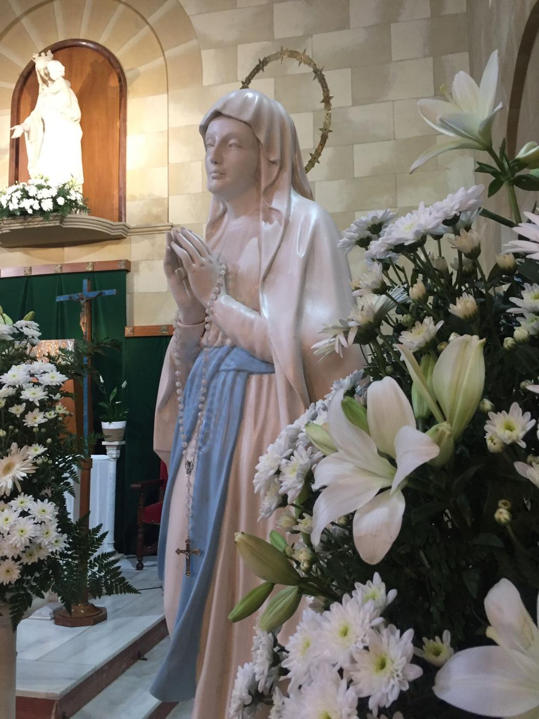 Imagen de la Virgen de Lourdes en la Gruta de Gibralfaro