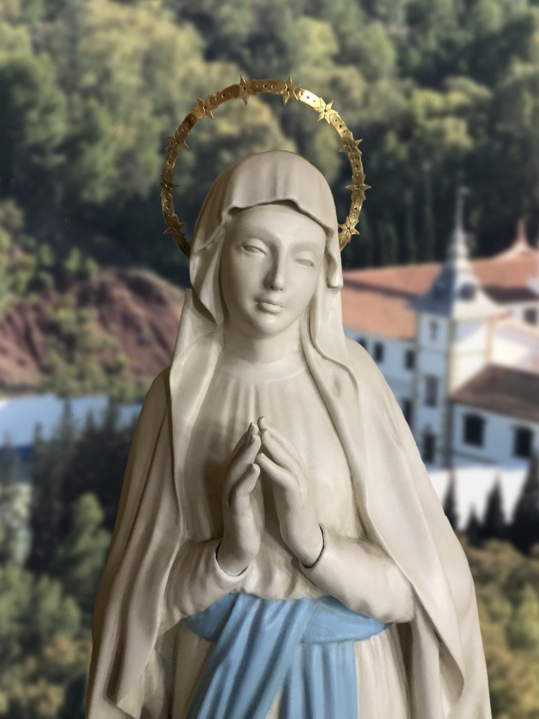 Antiguos alumnos de El Monte restauran la Virgen de Lourdes de la Gruta de Gibralfaro