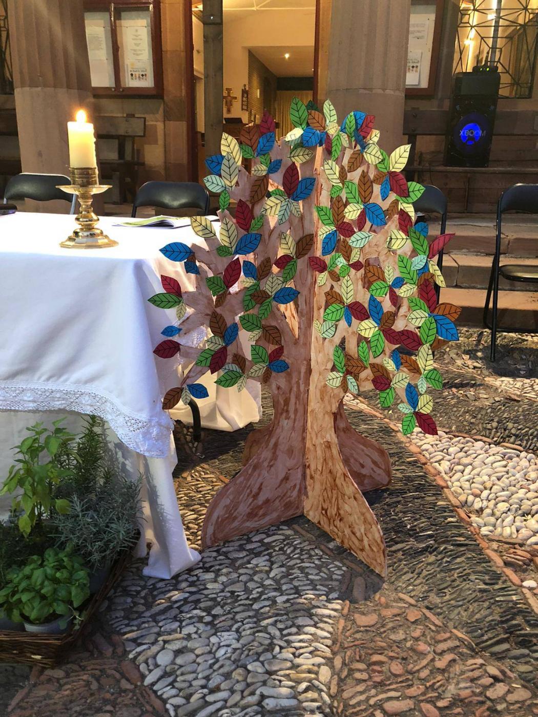 Árbol simbólico para el Bosque Ecuménico