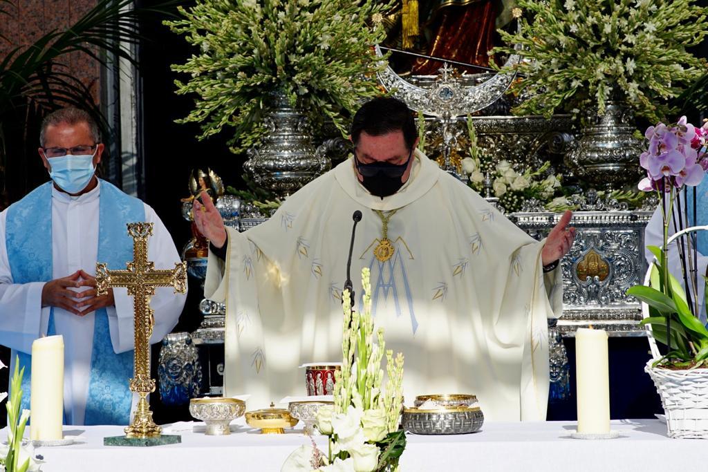 Misa en el día de Ntra. Sra. del Rosario, patrona de Fuengirola