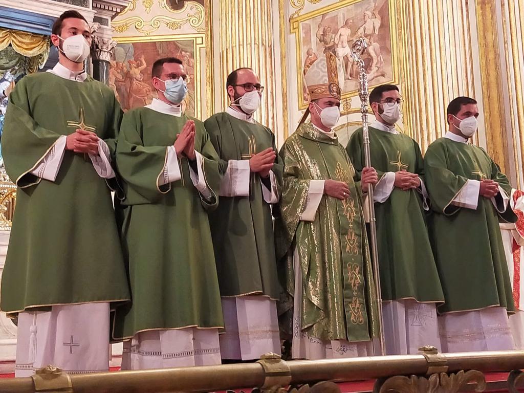 Ordenación diaconal de Aaron Benzaquen, Santiago Bremermann, Eduardo Muñoz, Rafael López y Juan Manuel Caracuel