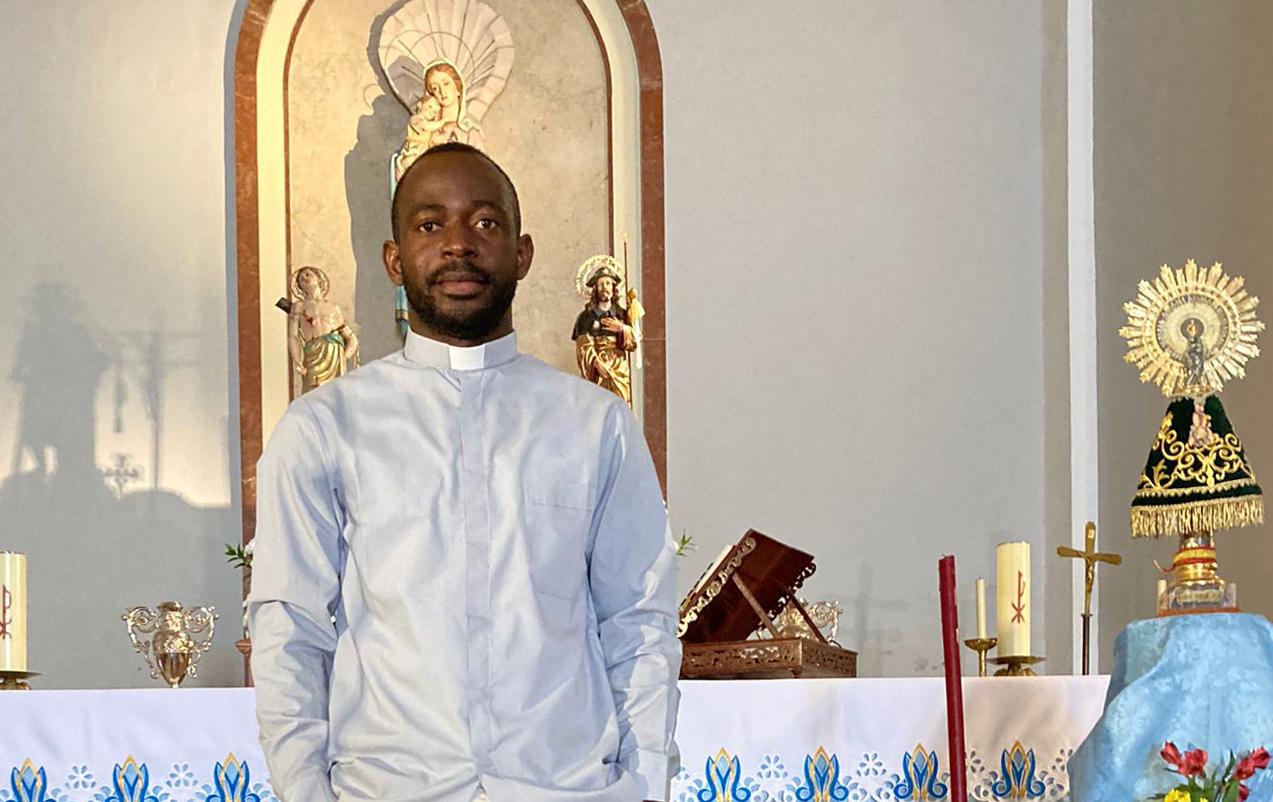 Comentario al Evangelio en texto del sacerdote Fernando Eningo