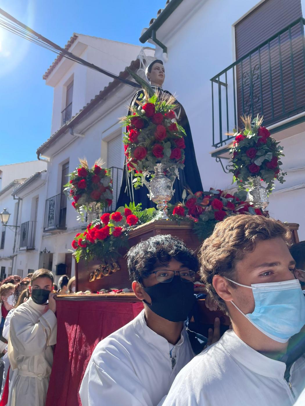 El Seminario Menor participó en la procesión con la imagen del beato Duarte por las calles de Yunquera