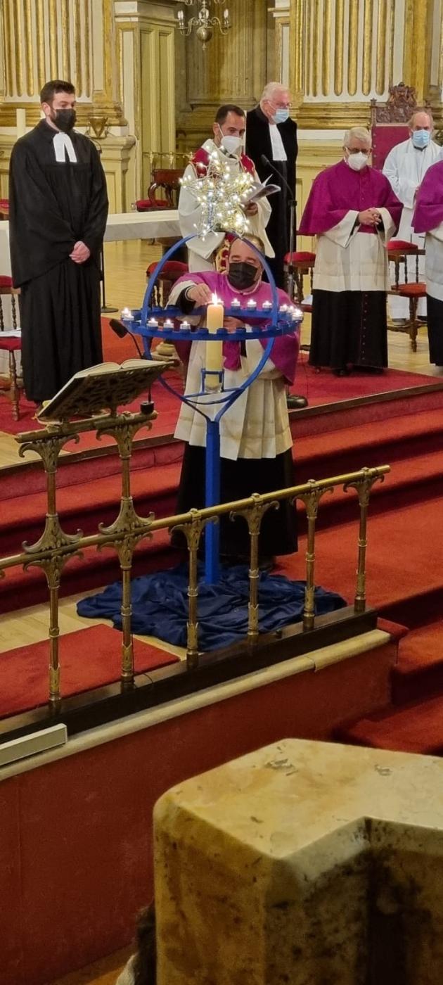 Oración en la Catedral de Málaga