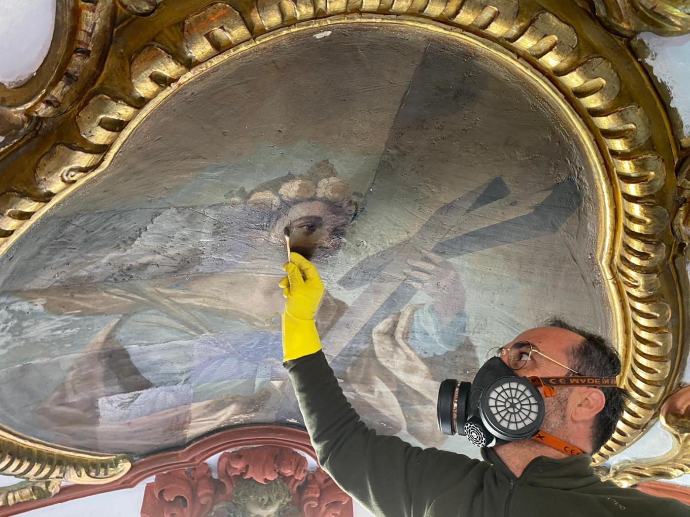 Restauración de una de las piezas del conjunto pictórico de la parroquia de los Santos Mártires Ciriaco y Paula