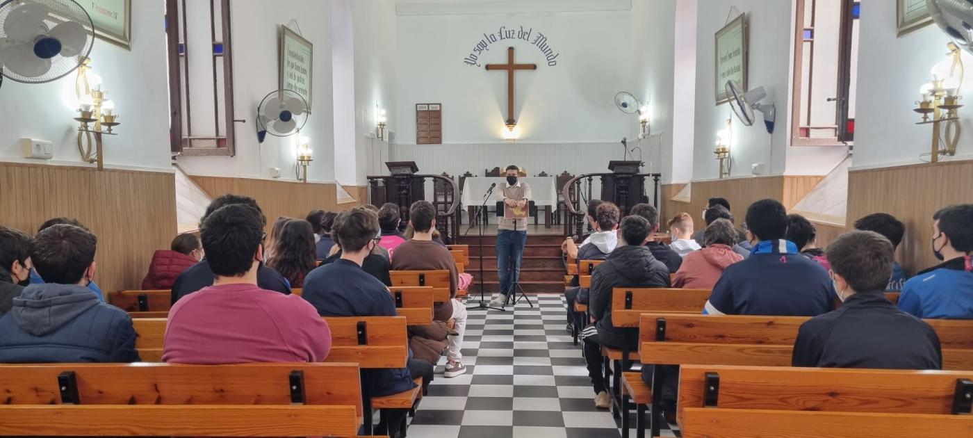 Estudiantes malagueños visitan a la Iglesia Evangélica y Anglicana de Málaga para avanzar en el camino ecuménico