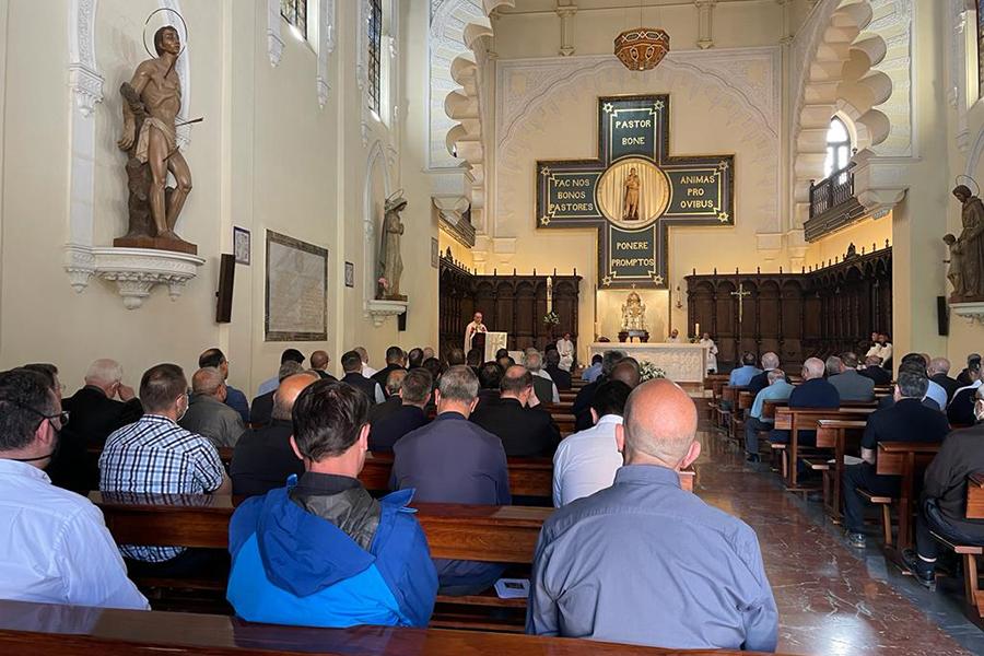 Rito de Admisión a Órdenes de Álvaro López y Daniel Gutiérrez, en la Capilla del Buen Pastor del seminario // E. LLAMAS