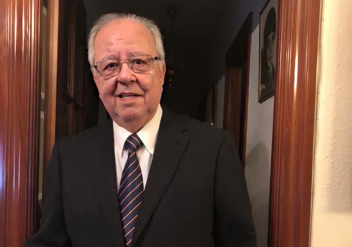 Gabriel Robles, catedrático de música jubilado, adapta cantos eucarísticos para la procesión del Corpus