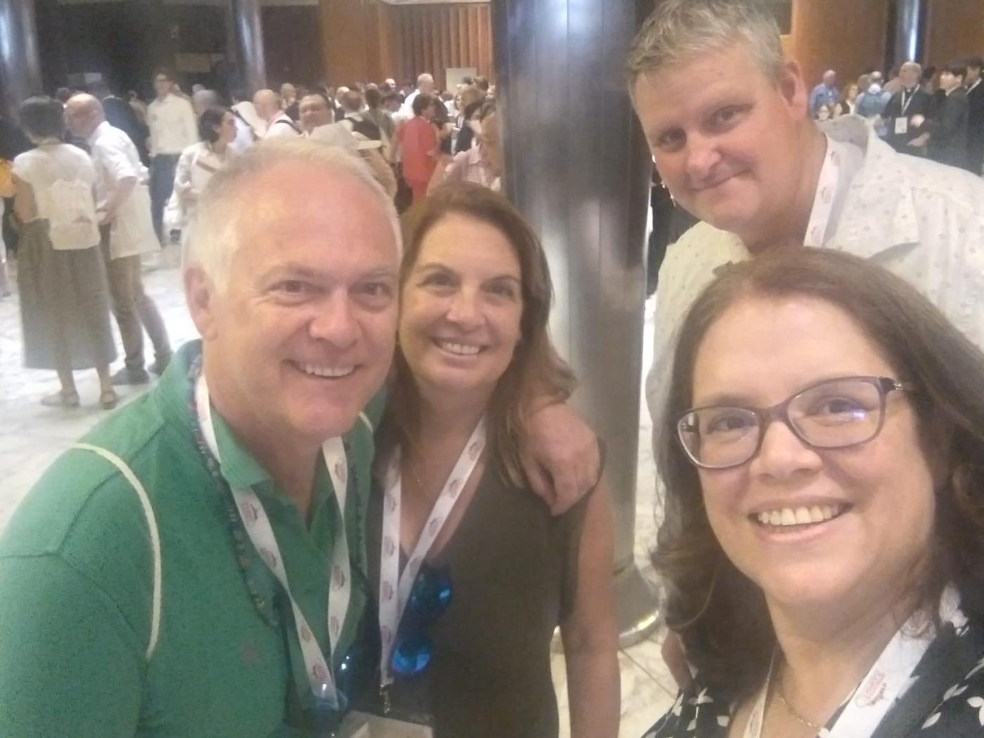 Los delegados de Pastoral Familiar de Málaga junto a los de Washington, en el X Encuentro Mundial de las Familias, en Roma