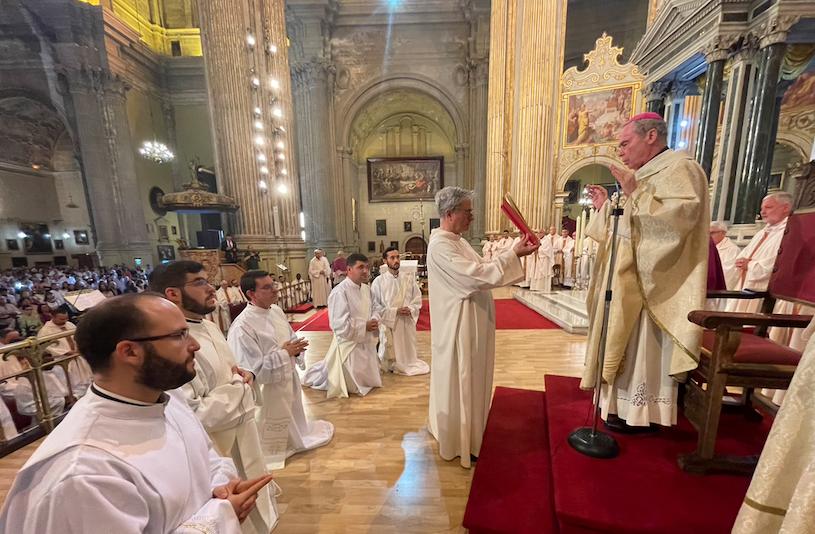 Ordenación de cinco nuevos sacerdotes // E. LLAMAS