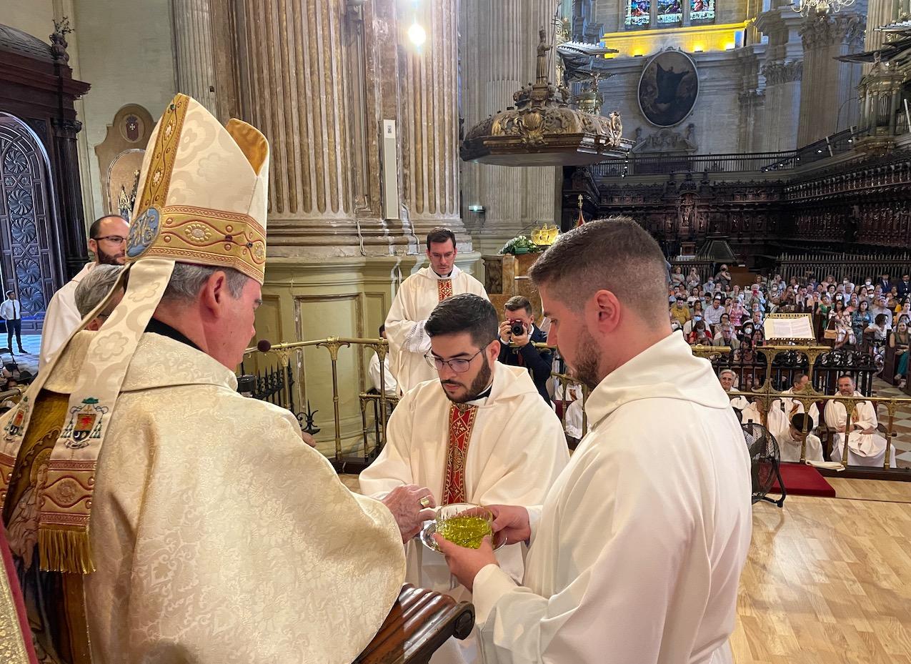 Ordenación de cinco nuevos sacerdotes // E. LLAMAS