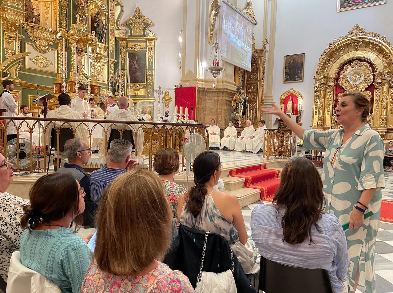Primera Misa Solemne del neopresbítero Juan Manuel Caracuel en la parroquia de la Encarnación de Marbella // E. LLAMAS