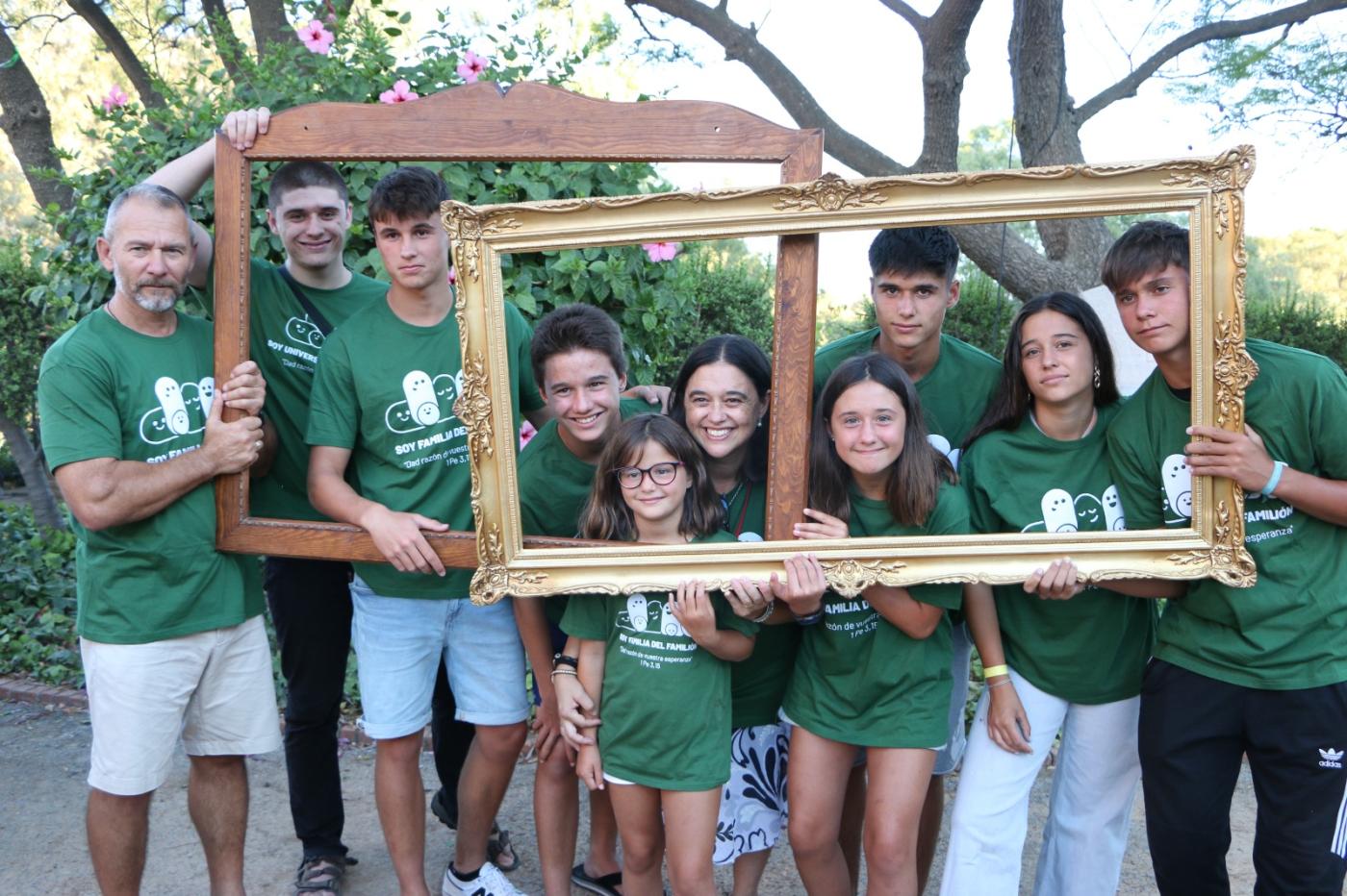 Cristina y Juan junto a su familia