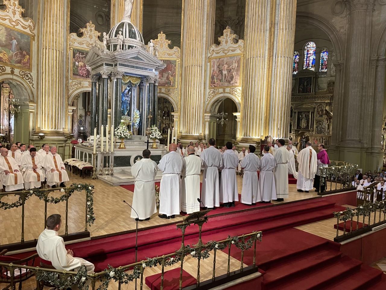 Ordenación de ocho diáconos en la Catedral de Málaga // E. LLAMAS