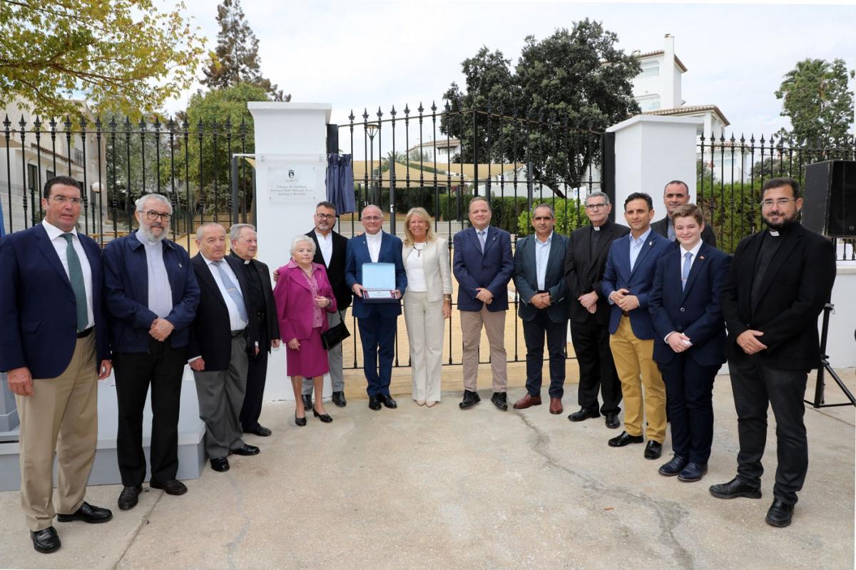 Marbella dedica unas pistas deportivas al párroco Antonio Jesús Carrasco Bootello