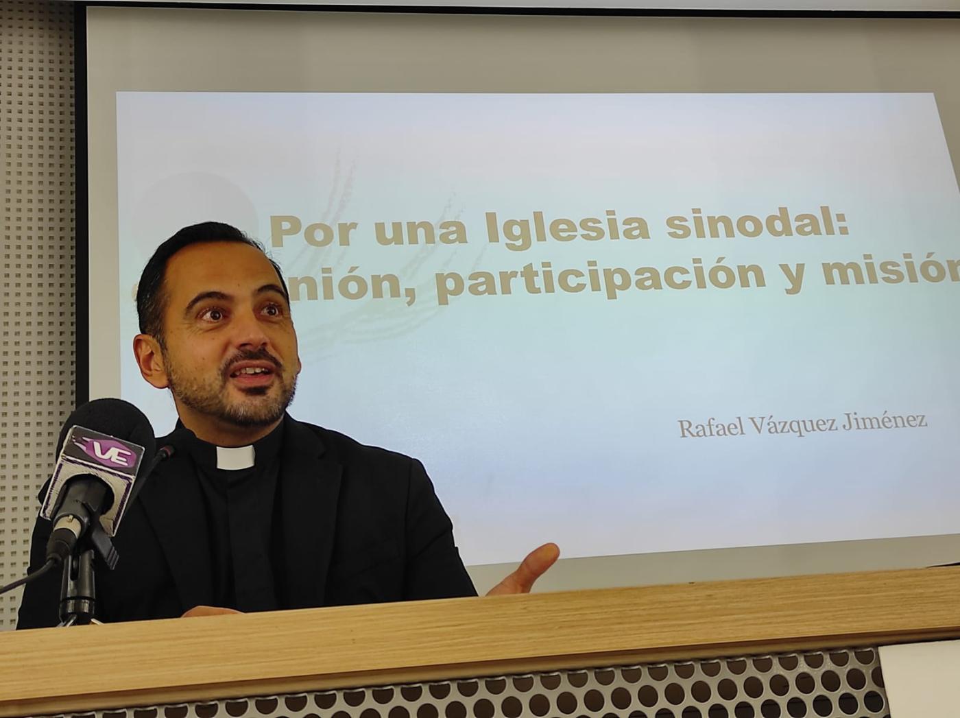 Las cofradías de Vélez se forman en Eclesiología, Liturgia, Espiritualidad y Cristología