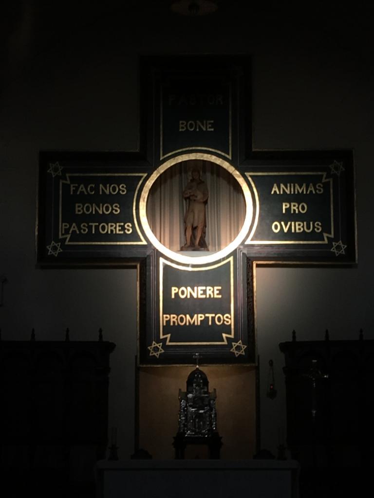 «Todos los seminaristas llevamos en el corazón la Cruz retablo de la Capilla del Seminario»