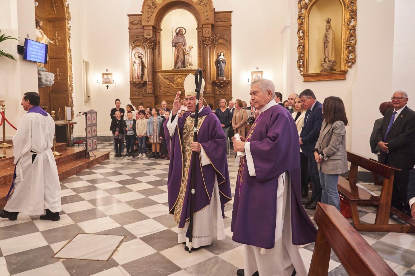 El Sr. Obispo visita la parroquia de El Salvador, en Nerja