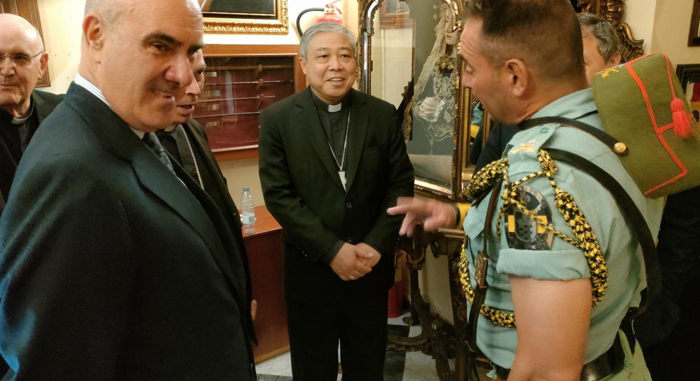 Visita del Nuncio a la Casa Hermandad de Mena