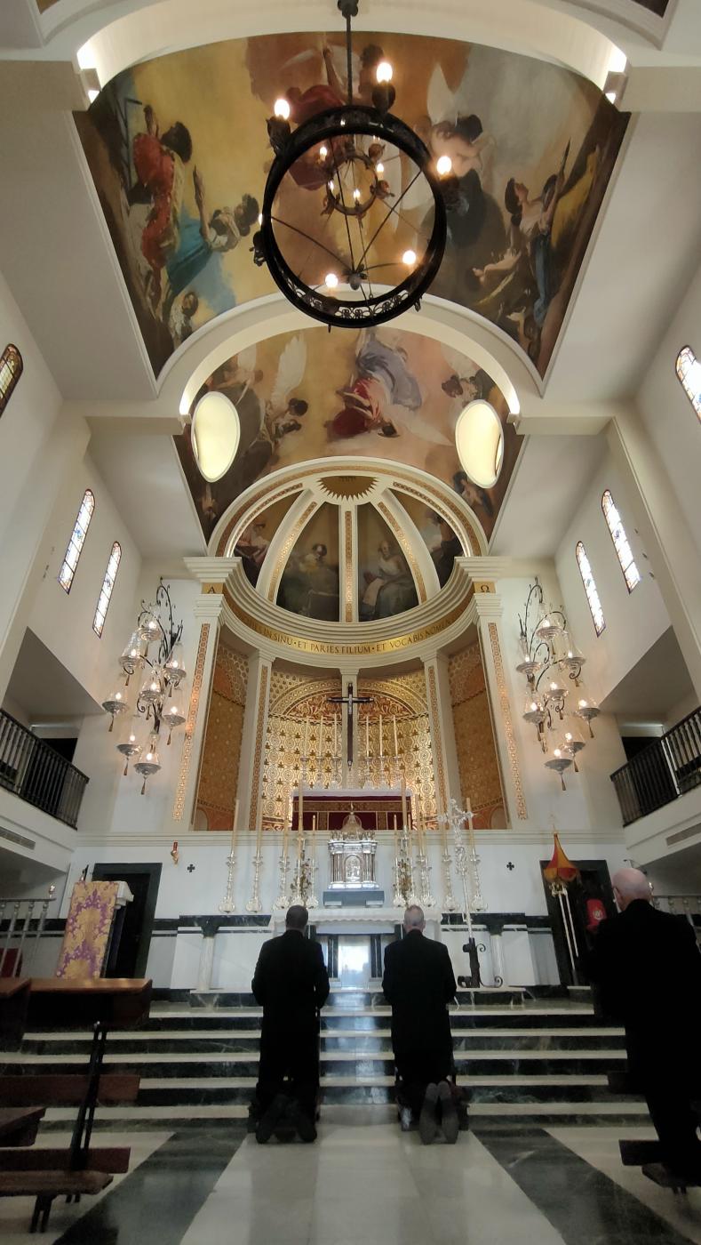 Visita del Nuncio, junto al Sr. Obispo, a la Basílica de la Esperanza
