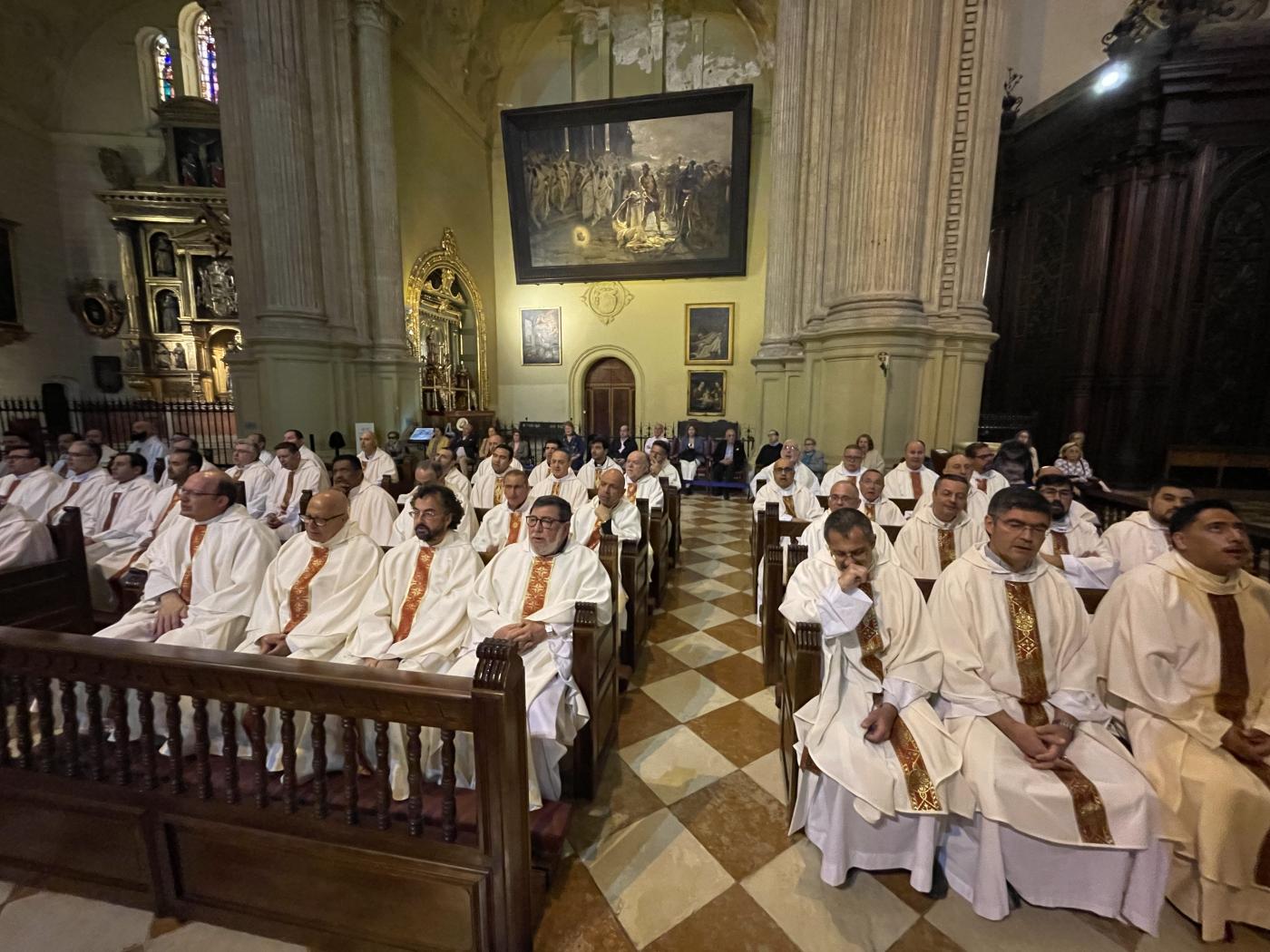 Misa Crismal en la Catedral, presidida por el Sr. Obispo, D. Jesús Catalá // E. LLAMAS