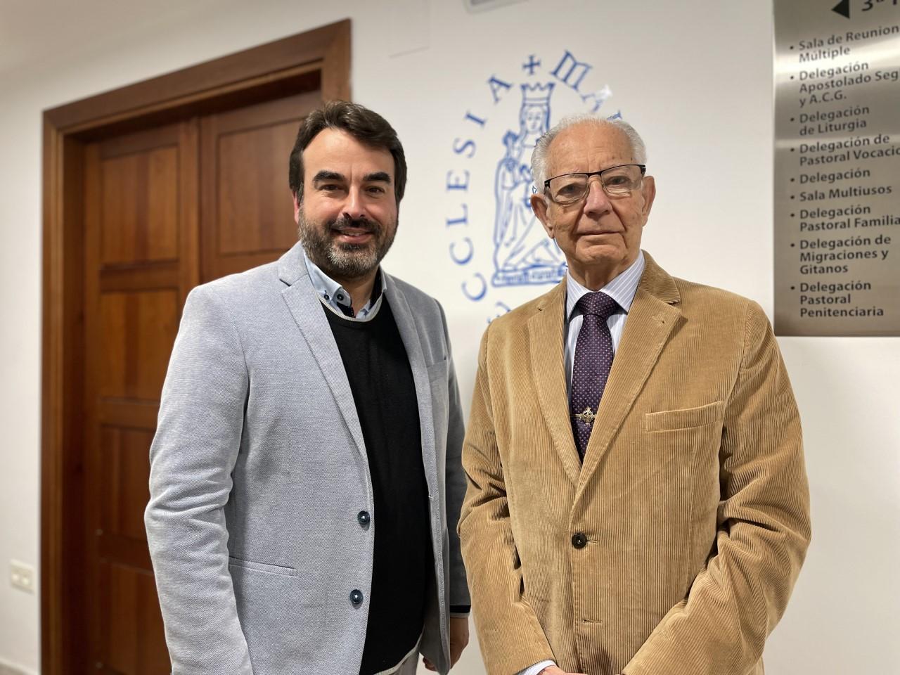 Alfonso Sell: «Me bautizaron y me hicieron hermano, el número 1 de la hermandad victoriana del Amor y la Caridad»