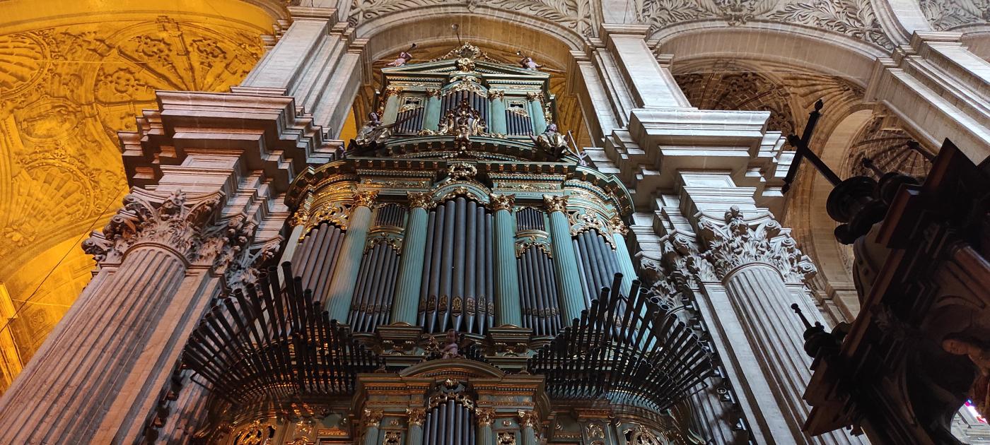 Uno de los órganos de la Catedral de Málaga. FOTO: JUAN DURÁN