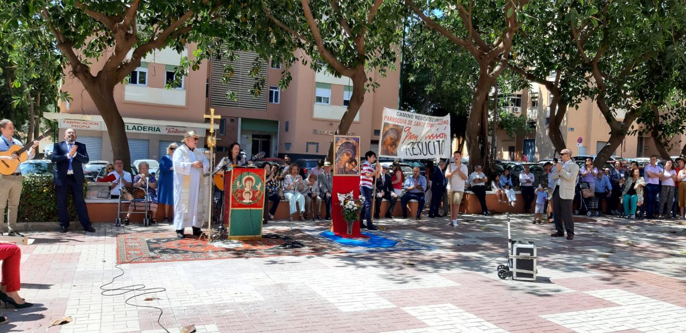 Evangelización en las plazas de las comunidades neocatecumenales de la parroquia malagueña de Santo Tomás