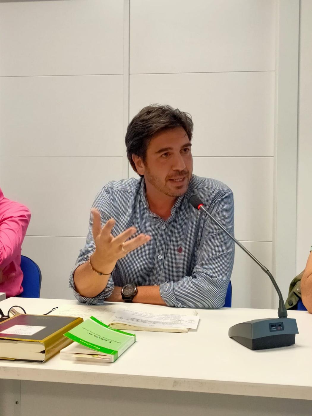 José Miguel Santos durante su intervención en la mesa redonda sobre el documental "La Carta" del Papa Francisco